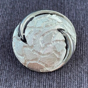 Vintage  Signed JJ Jonette Silver Tone Textured Art Nouveau Modernist Brooch